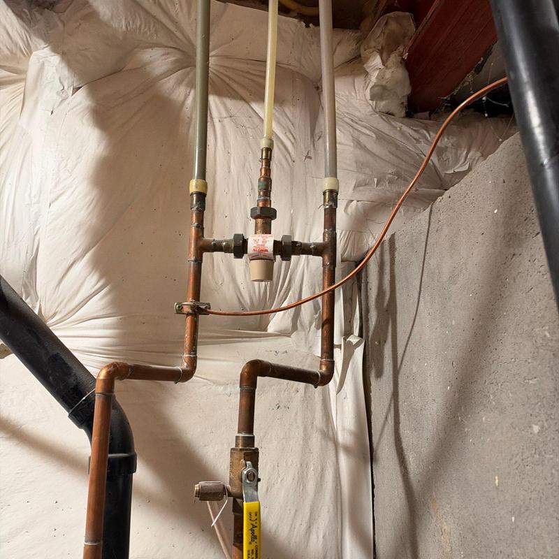 Copper water heater supply pipes with valve and vent line