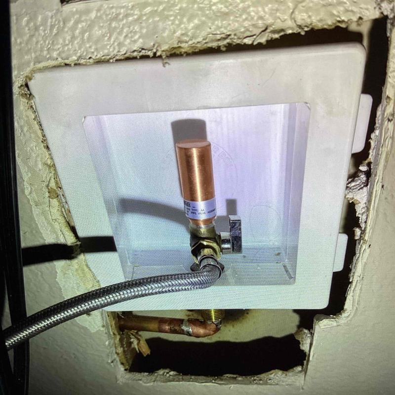 Ice maker valve with hammer arrester in wall box