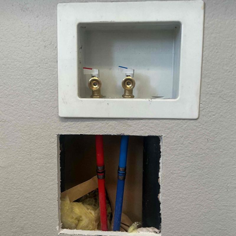 Laundry valve box with hot and cold water lines