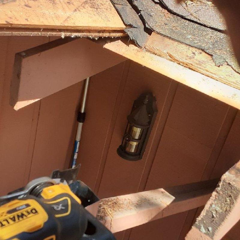 Asphalt composition roof edge with saw cutting tool