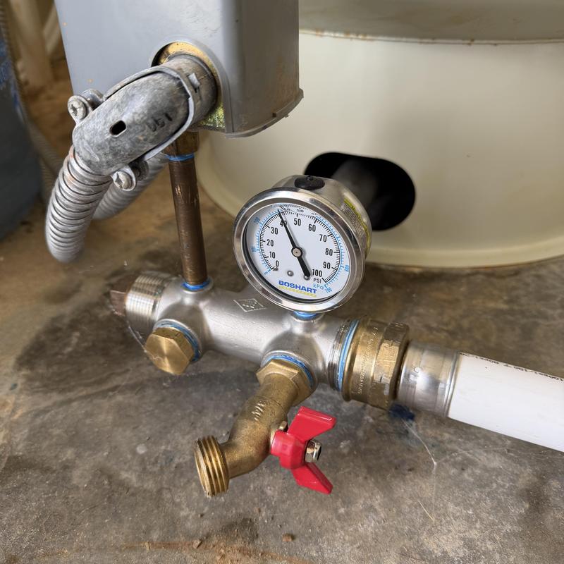Pressure tank pressure gauge and switch installation Pressure tank pressure gauge and switch installation
