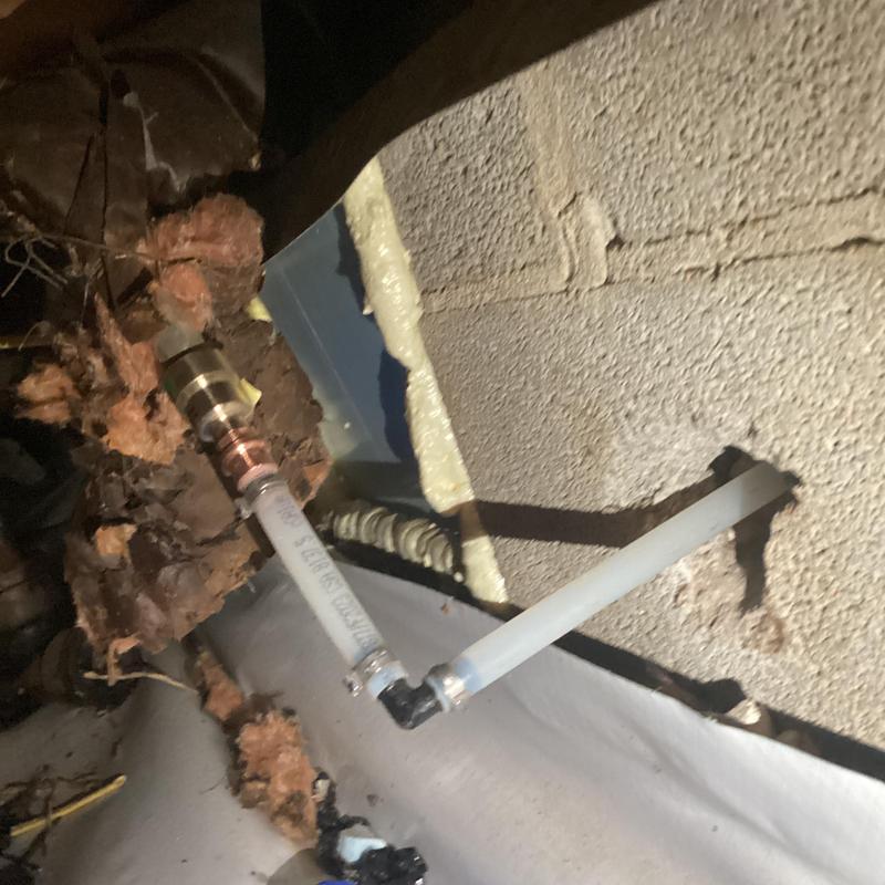 Galvanized water line with PEX pipe adapter installation Galvanized water line with PEX pipe adapter installation