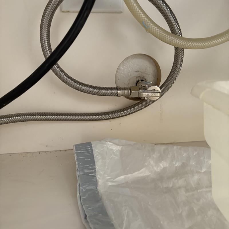 Compression angle stop valve with braided hose connection