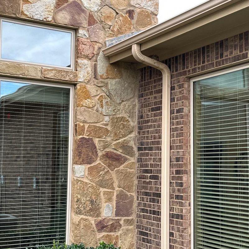 Stone veneer corner repair on home exterior wall Stone veneer corner repair on home exterior wall