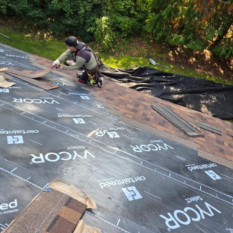 CertainTeed Landmark Pro shingles installation on roof