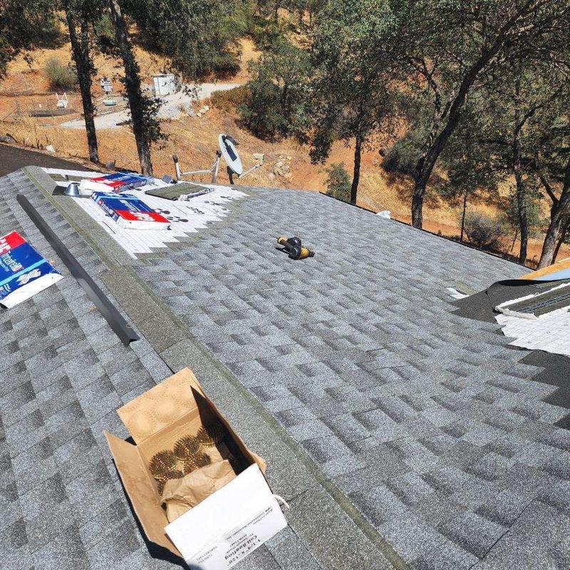 Asphalt shingle roof installation on modular home