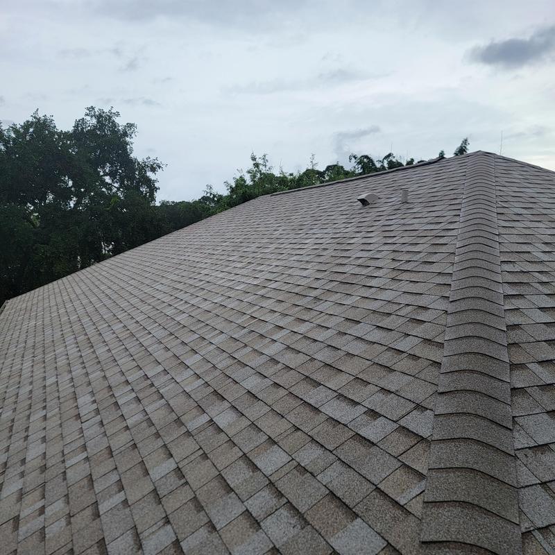 Owens Corning Duration shingle roof with ridge ventilation Owens Corning Duration shingle roof with ridge ventilation