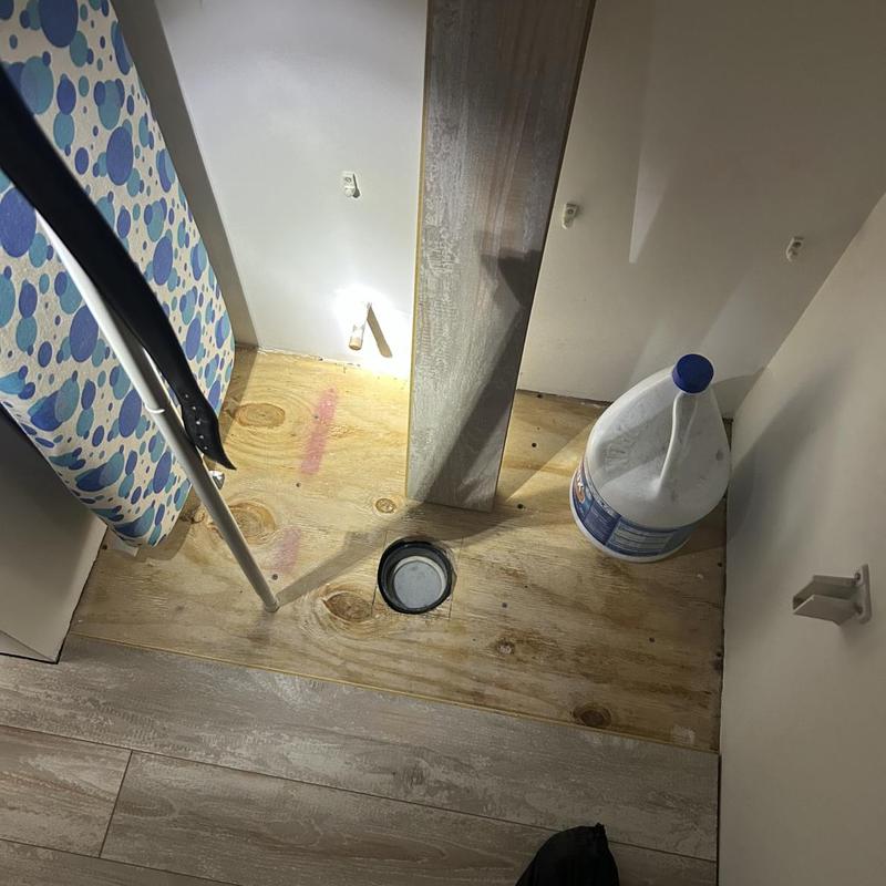 Toilet flange installation on plywood subflooring Toilet flange installation on plywood subflooring