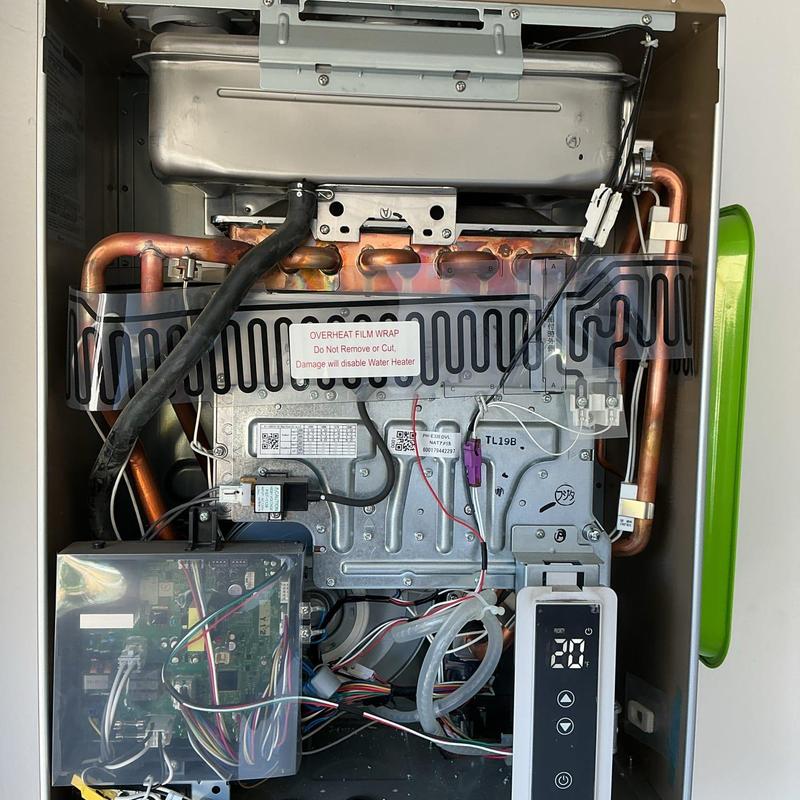 Tankless water heater internal components and wiring