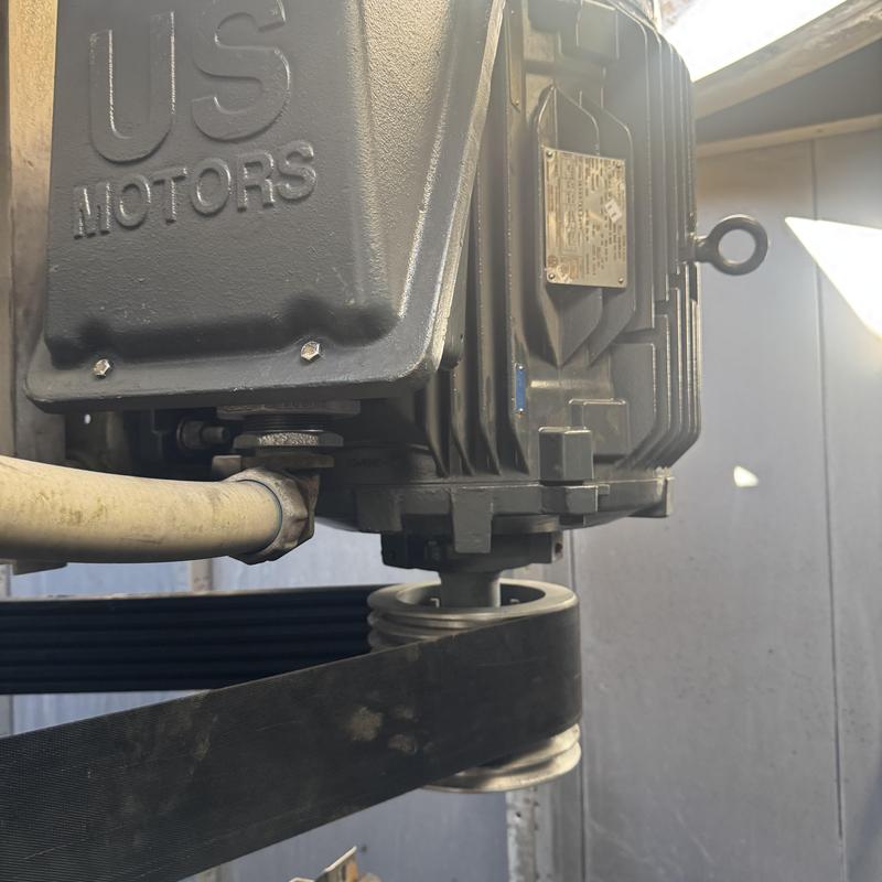 Cooling tower fan motor and belt pulley installation Cooling tower fan motor and belt pulley installation