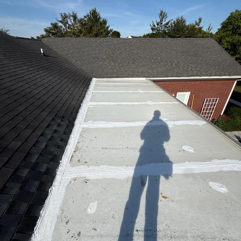 Flat roof membrane with sealed joints and edges