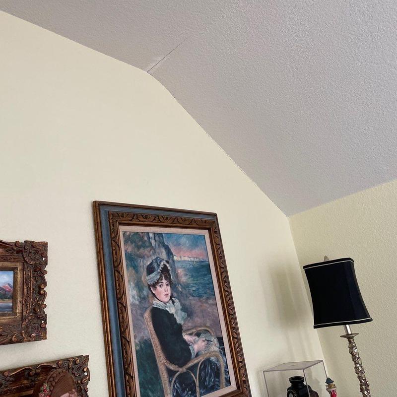 Ceiling seam and wall crack restoration in home Ceiling seam and wall crack restoration in home