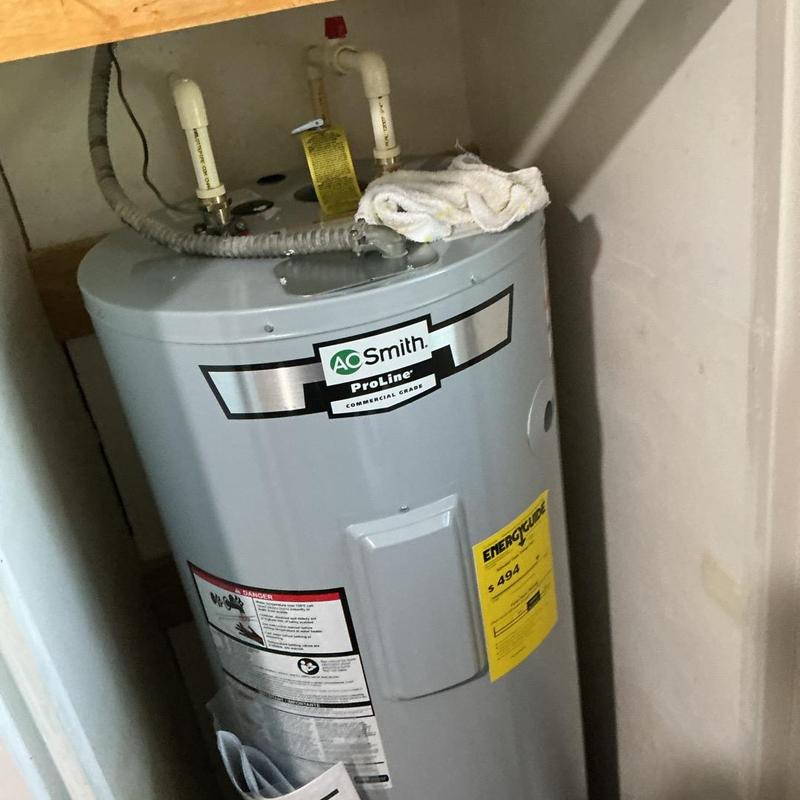 40-gallon electric water heater installed with CPVC piping 40-gallon electric water heater installed with CPVC piping