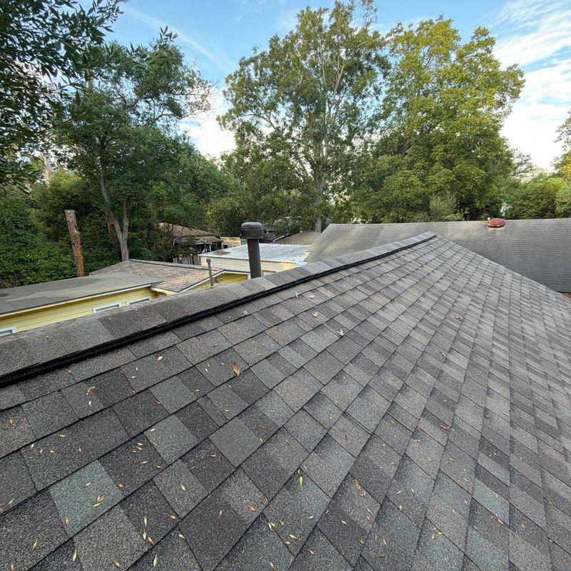 Tamko Titan XT asphalt shingle roof with ridge vent Tamko Titan XT asphalt shingle roof with ridge vent
