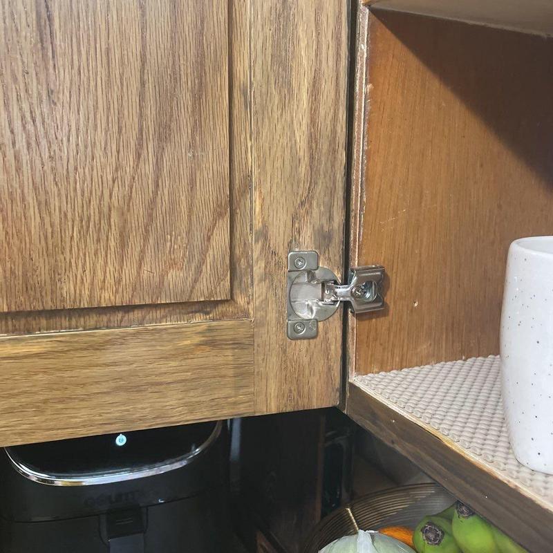 Kitchen cabinet hinge with soft-close mechanism Kitchen cabinet hinge with soft-close mechanism