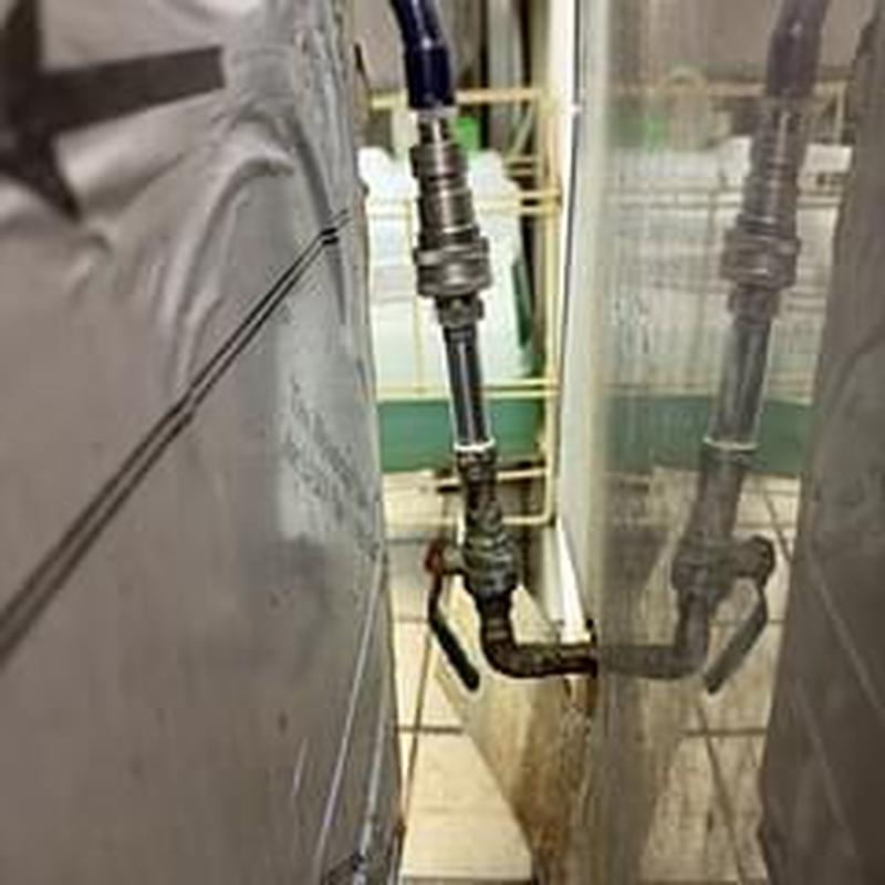 Quick disconnect hose supply installation with shutoff valve