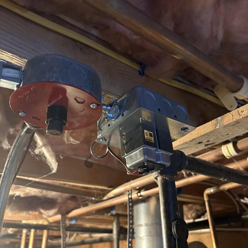 24V transformer and gas valve on boiler system