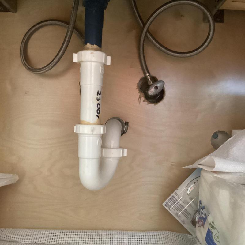 Refrigerator ice maker plumbing line tee installed Refrigerator ice maker plumbing line tee installed