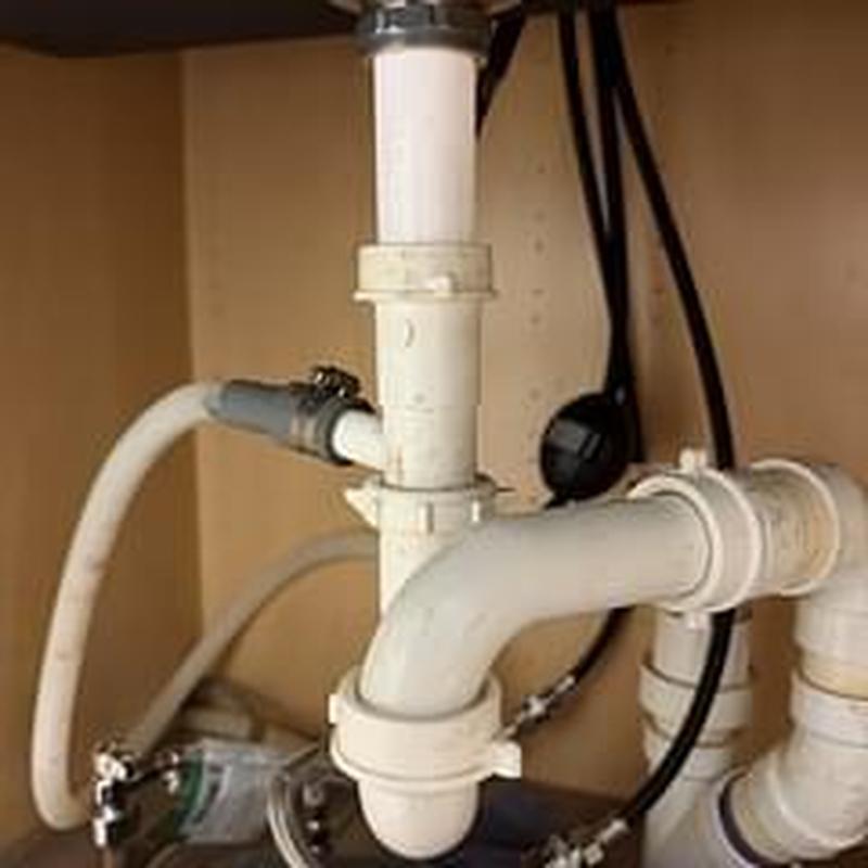 Kitchen sink tubular flanged tailpiece drainage connection