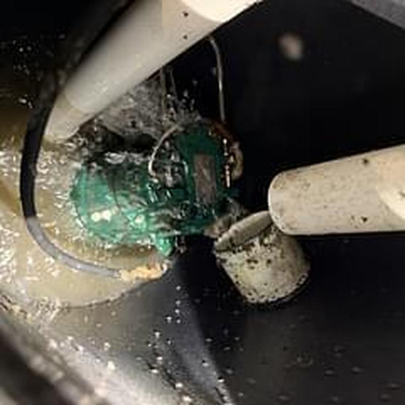 Basement sewage pipe with water flow and clog removal