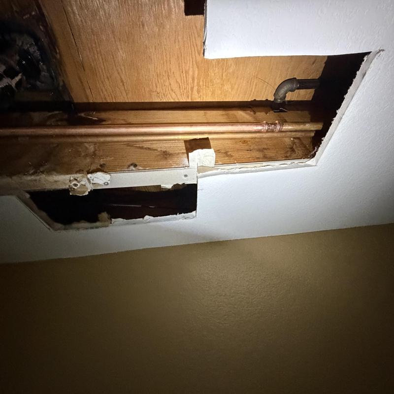 Type L copper pipe installation in ceiling cavity