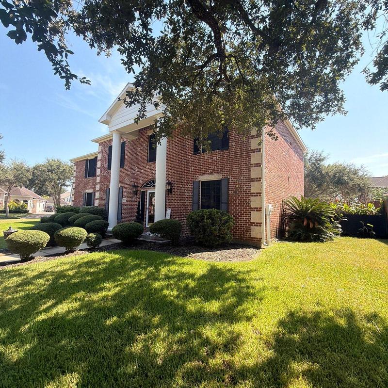 Brick house roof damage inspection in Friendswood TX Brick house roof damage inspection in Friendswood TX