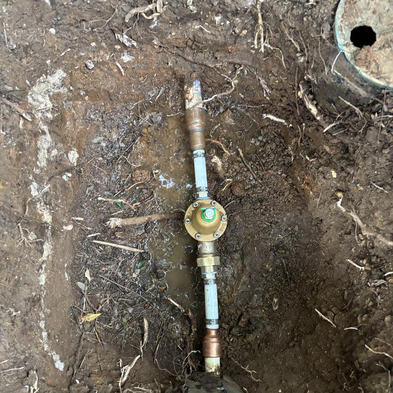 Water pressure regulator valve and piping installation Water pressure regulator valve and piping installation