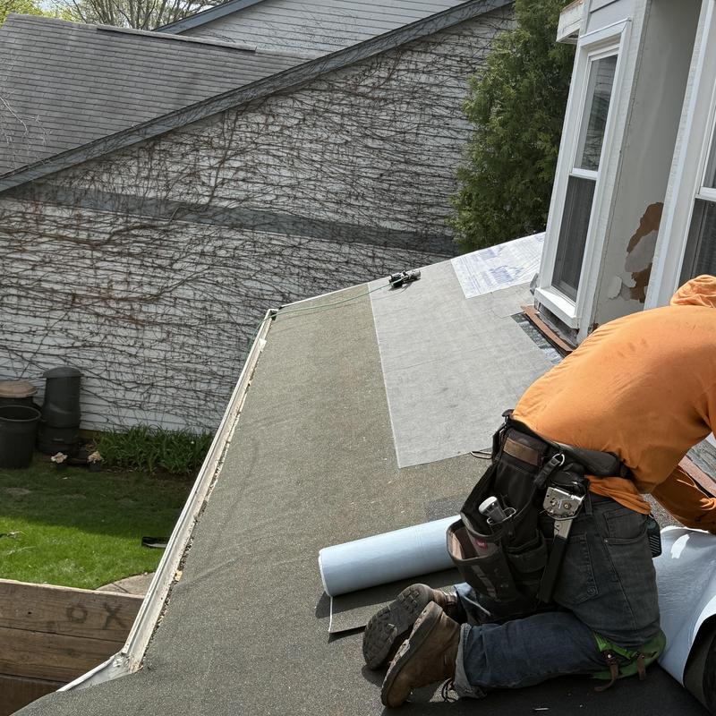 Atlas Class 4 impact asphalt roof installation in Buffalo Grove