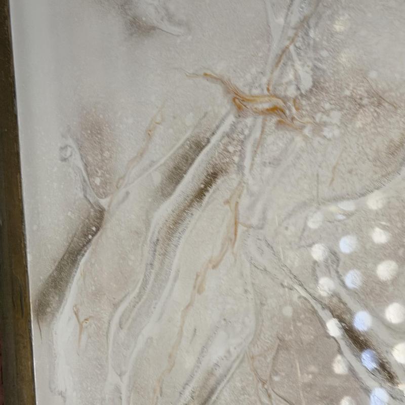 Liquid marble elevator floor design with natural patterns