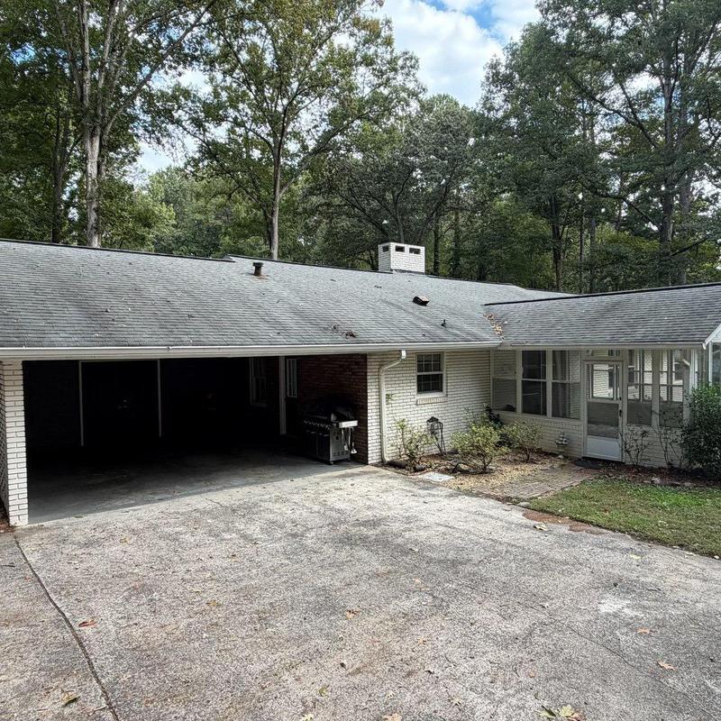 Asphalt shingle roof inspection on ranch home in Georgia Asphalt shingle roof inspection on ranch home in Georgia