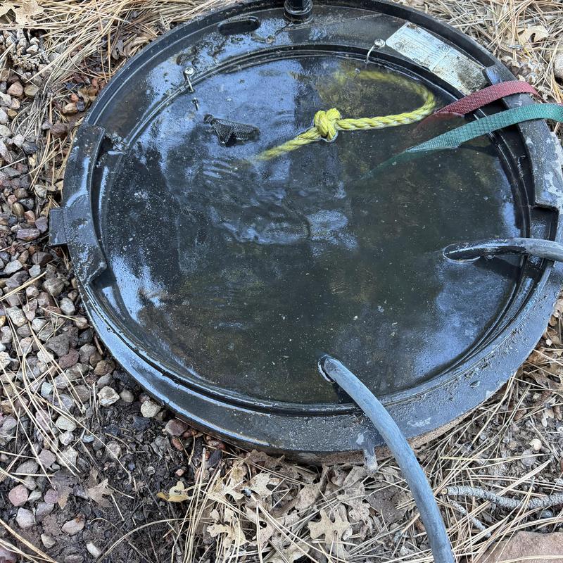 Grinder pump basin cover with electrical cables Grinder pump basin cover with electrical cables