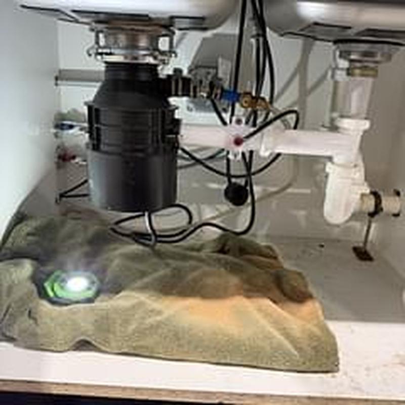 Badger 5 garbage disposer under dual sink installation