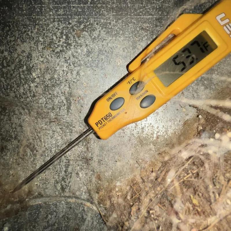 Temperature probe on blower board surface at 53.7°F