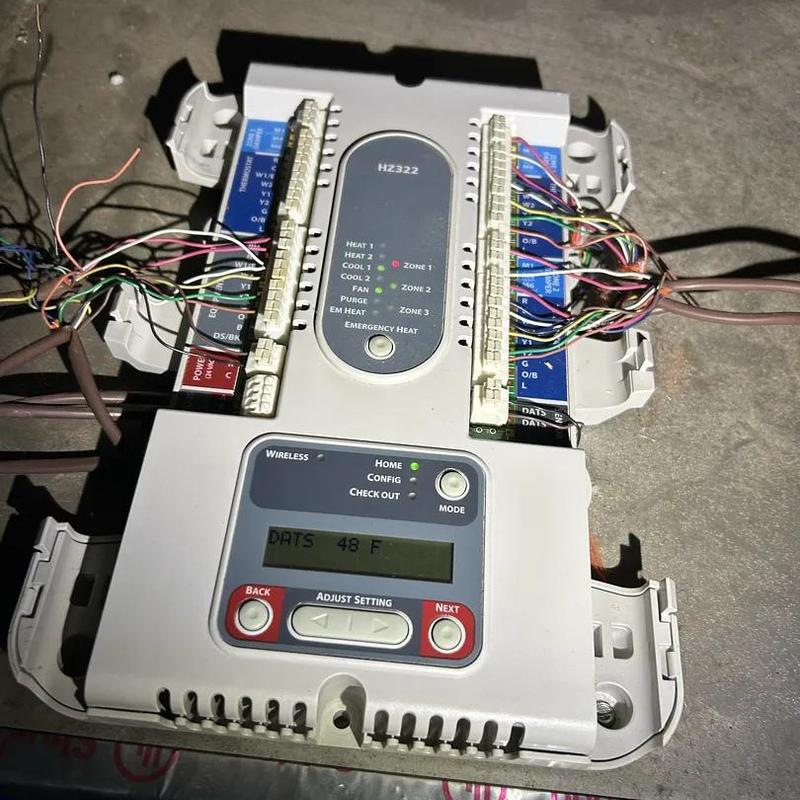 Zone board wiring with thermostat aux heat setup