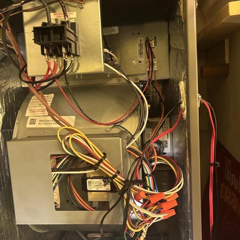 Furnace control board with wiring connections Furnace control board with wiring connections