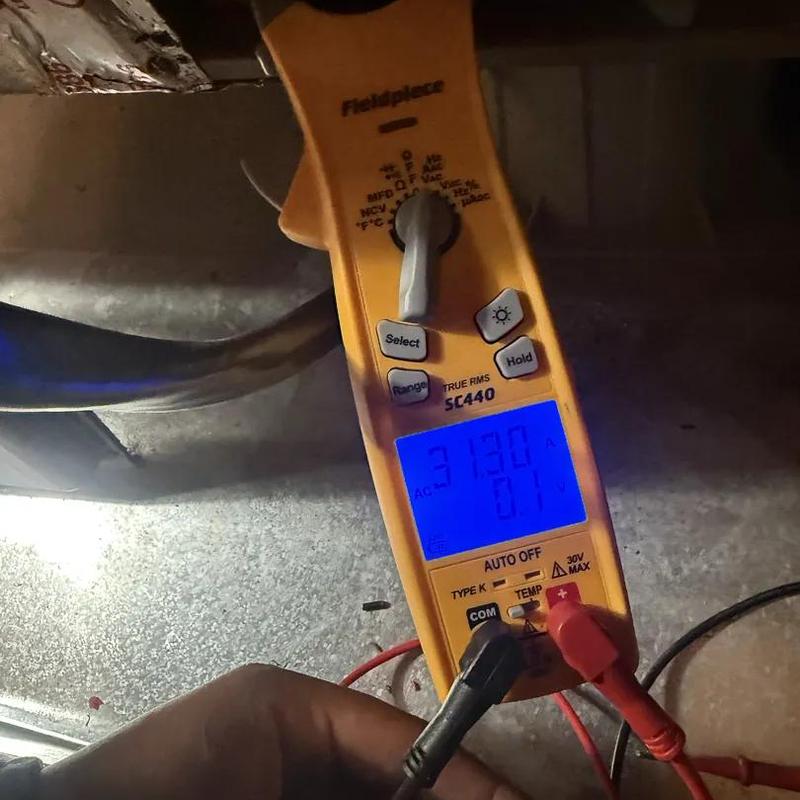 Heater kit amperage testing with clamp meter Heater kit amperage testing with clamp meter