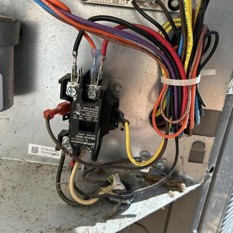 Contactor and wiring in HVAC system panel Contactor and wiring in HVAC system panel
