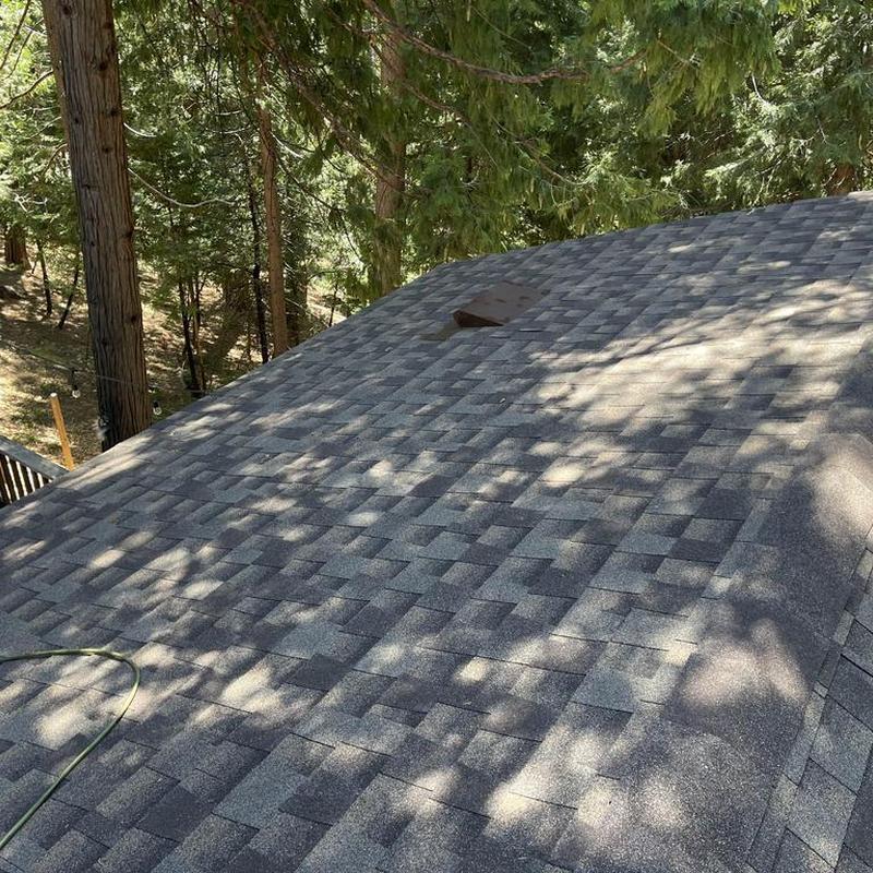 GAF 50-year asphalt roof on cabin in forest
