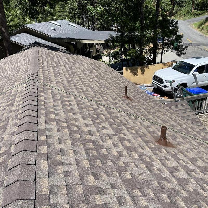 GAF 50-year asphalt shingle roof on cabin