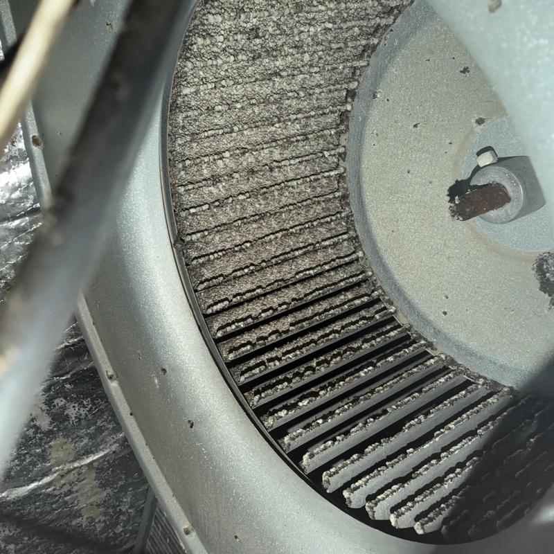 Blower wheel in split system with heavy dust buildup